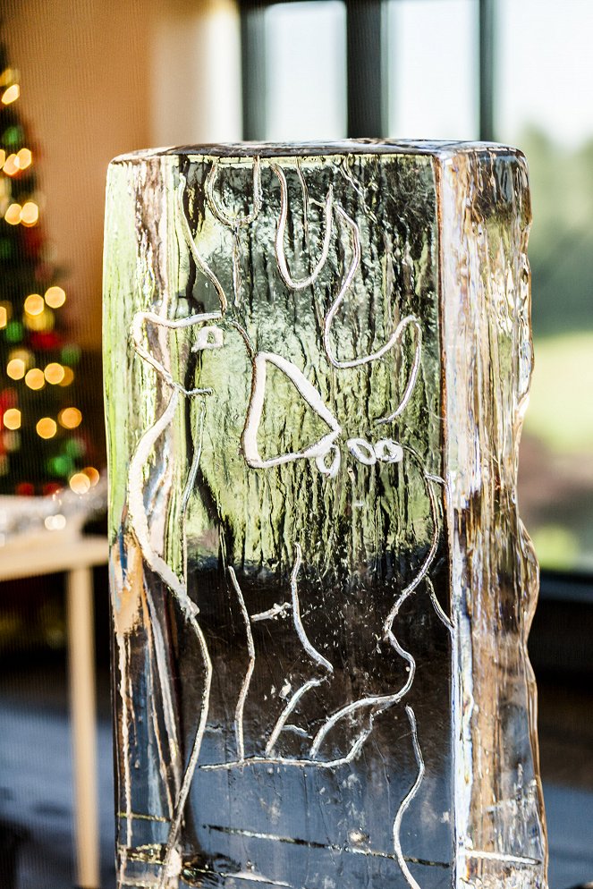 Ice Sculpture Christmas - Kuvat elokuvasta