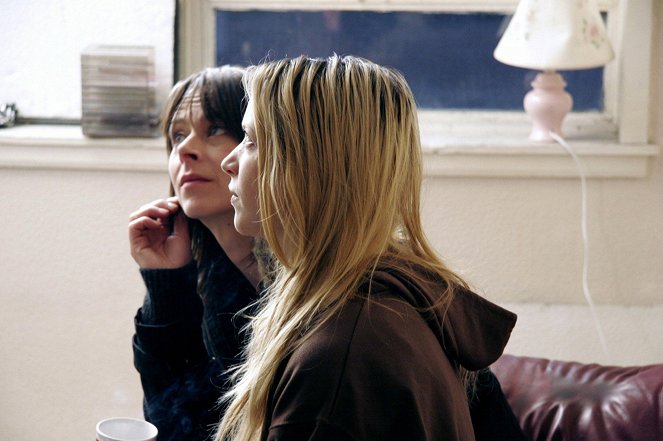 Red Road - De la película - Kate Dickie, Natalie Press