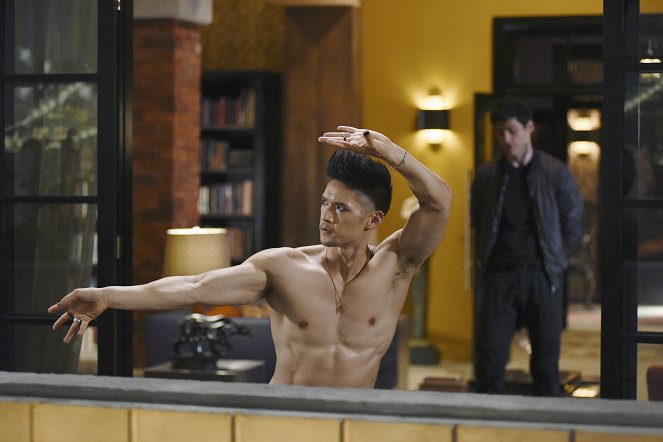 Shadowhunters: The Mortal Instruments - This Guilty Blood - Photos - Harry Shum Jr.