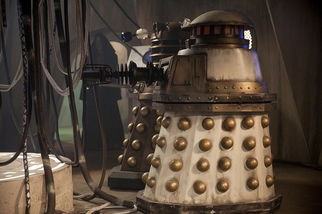 Doctor Who - The Witch's Familiar - Photos