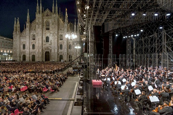 Concert sur la place du Dôme de Milan - Martha Argerich et Riccardo Chailly - Van film - Riccardo Chailly