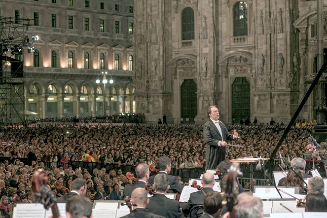 Concert sur la place du Dôme de Milan - Martha Argerich et Riccardo Chailly - Van film - Riccardo Chailly