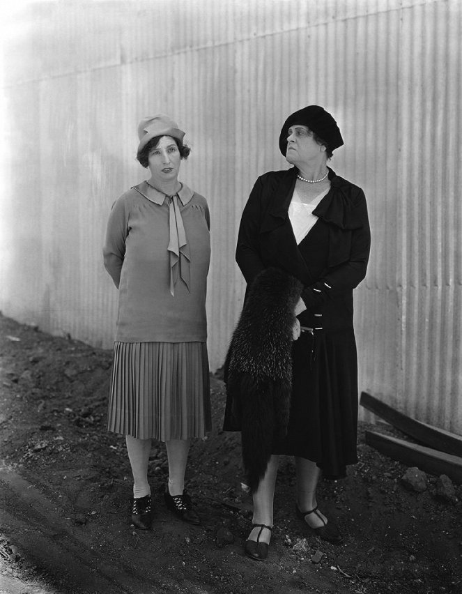 Chasing Rainbows - De la película - Polly Moran, Marie Dressler