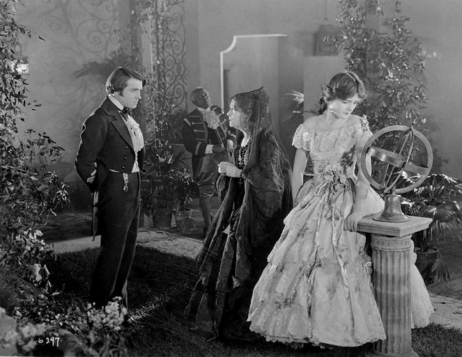 The Bright Shawl - Do filme - Richard Barthelmess, Mary Astor
