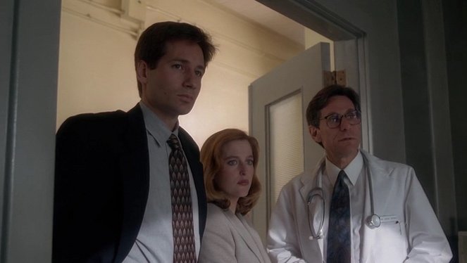 The X-Files - Season 2 - Excelsis Dei - Photos - David Duchovny, Gillian Anderson, Jerry Wasserman
