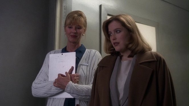 The X-Files - Excelsis Dei - Van film - Sheila Moore, Gillian Anderson