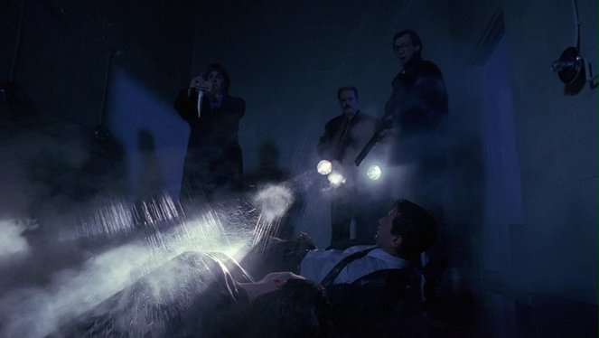 The X-Files - Salaiset kansiot - Die Hand Die Verletzt - Kuvat elokuvasta