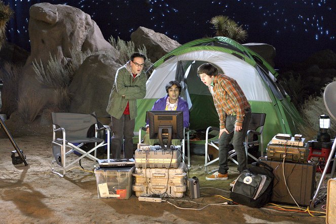 The Big Bang Theory - The Adhesive Duck Deficiency - Van film - Johnny Galecki, Kunal Nayyar, Simon Helberg