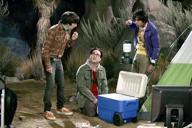 The Big Bang Theory - The Adhesive Duck Deficiency - Van film - Simon Helberg, Johnny Galecki, Kunal Nayyar
