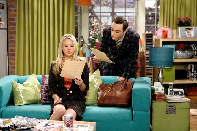 The Big Bang Theory - The Excelsior Acquisition - Photos - Kaley Cuoco, Jim Parsons