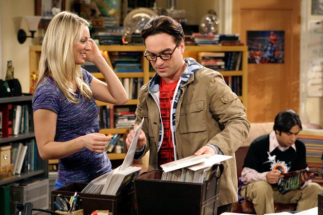 The Big Bang Theory - The Excelsior Acquisition - Van film - Kaley Cuoco, Johnny Galecki, Kunal Nayyar