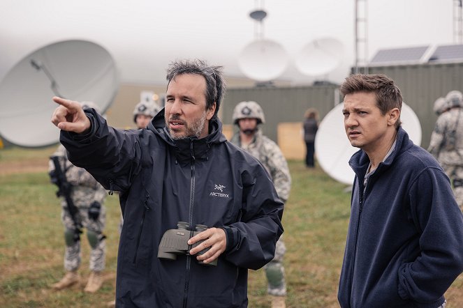 O Primeiro Encontro - De filmagens - Denis Villeneuve, Jeremy Renner
