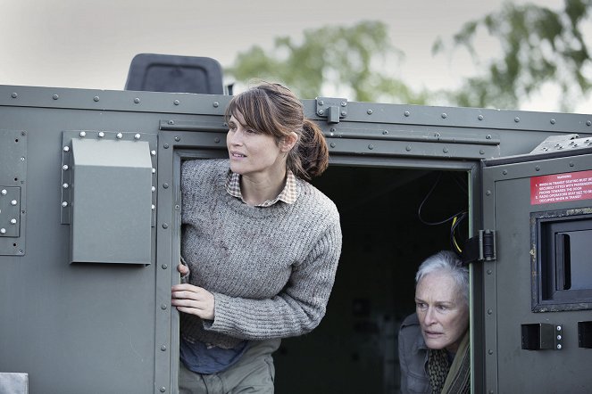 The Girl With All The Gifts - Filmfotos - Gemma Arterton, Glenn Close