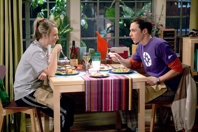 The Big Bang Theory - Season 3 - Spaghetti mit Würstchen - Filmfotos - Kaley Cuoco, Jim Parsons