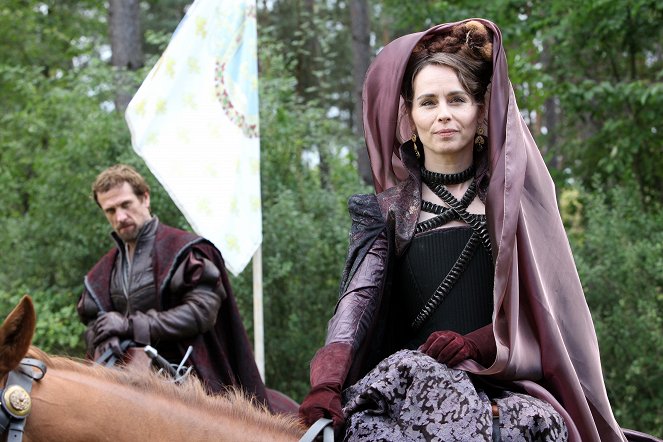The Musketeers - Season 1 - The Exiles - Photos - Tara Fitzgerald