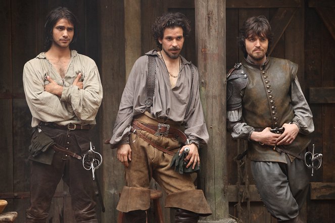 The Musketeers - Duel pour l'honneur - Film - Luke Pasqualino, Santiago Cabrera, Tom Burke