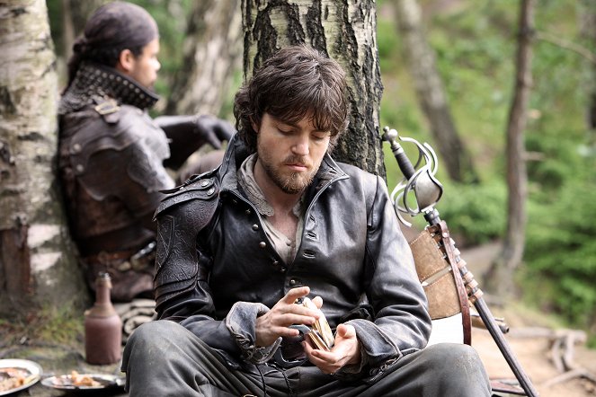 The Musketeers - Season 1 - Knight Takes Queen - Photos - Tom Burke
