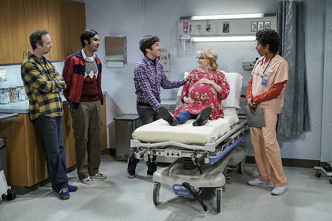 The Big Bang Theory - The Birthday Synchronicity - Photos - Kevin Sussman, Kunal Nayyar, Simon Helberg, Melissa Rauch, Vernee Watson