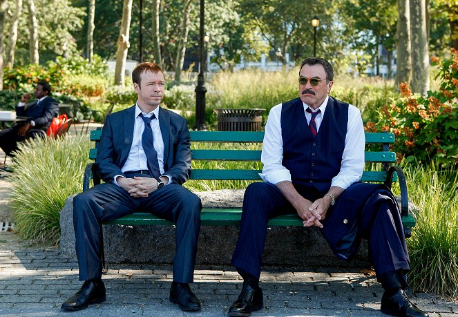 Blue Bloods - Crime Scene New York - Friendly Fire - Photos - Donnie Wahlberg, Tom Selleck