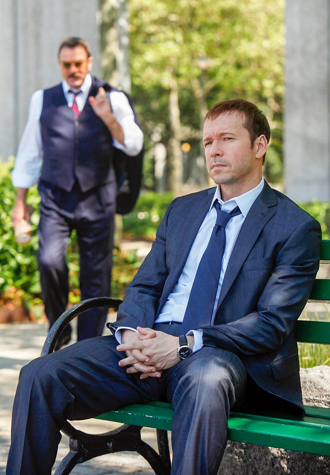 Blue Bloods - Crime Scene New York - Friendly Fire - Photos - Tom Selleck, Donnie Wahlberg