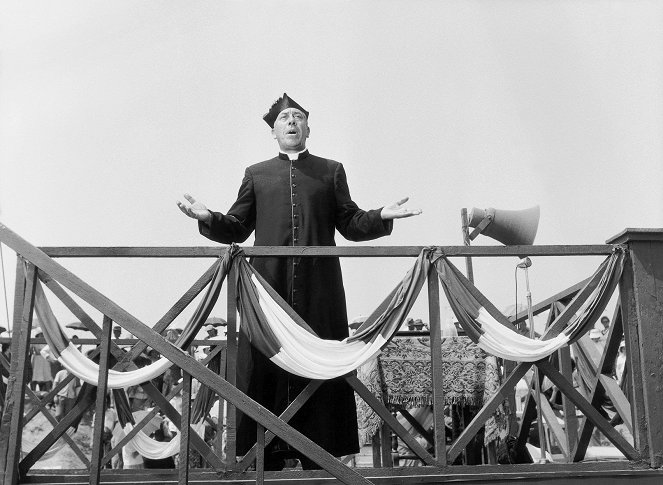 Don Camillo monsignore ma non troppo - Photos - Fernandel