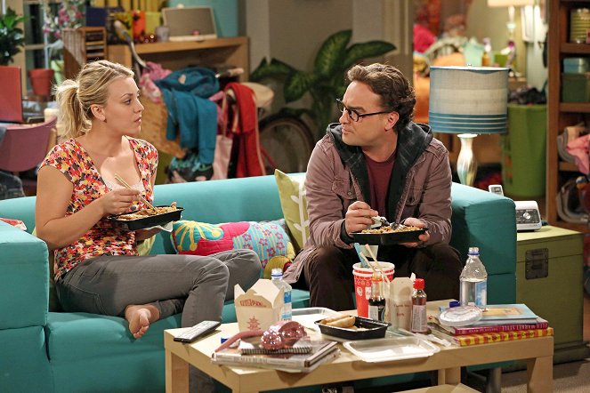 Teoria wielkiego podrywu - Season 6 - Fluktuacja rozprzęgania - Z filmu - Kaley Cuoco, Johnny Galecki