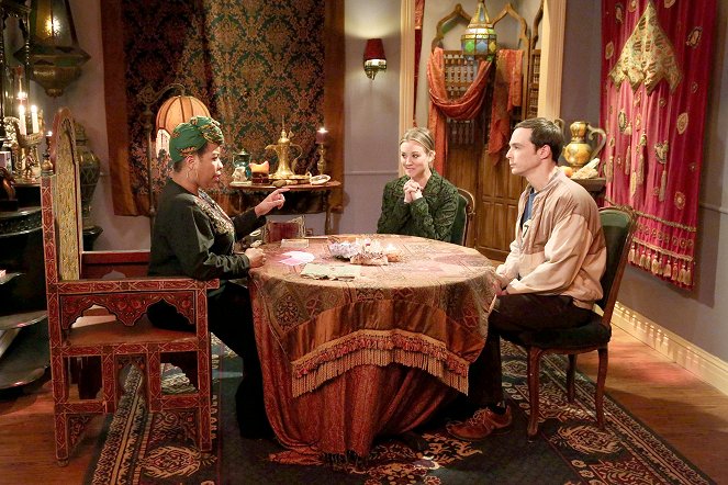 The Big Bang Theory - The Anything Can Happen Recurrence - Photos - Kimberly Hebert Gregory, Kaley Cuoco, Jim Parsons