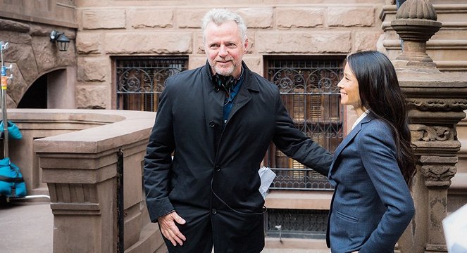 Elementary - Season 5 - It Serves You Right to Suffer - Making of - Aidan Quinn, Lucy Liu
