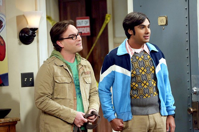 The Big Bang Theory - Extirpando las entrañas de un pez - De la película - Johnny Galecki, Kunal Nayyar