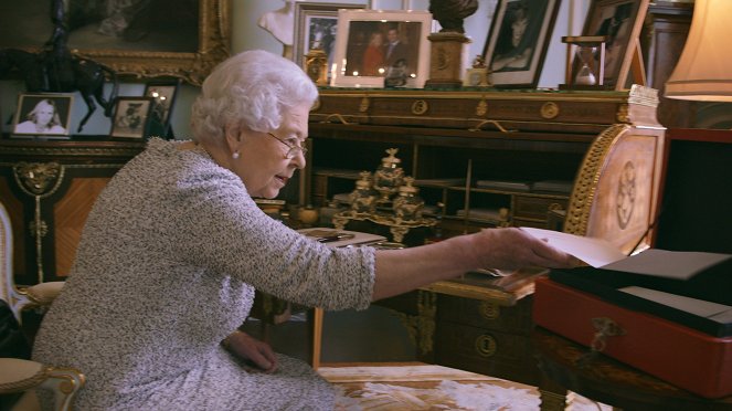 Our Queen at Ninety - Z filmu - królowa Elżbieta II