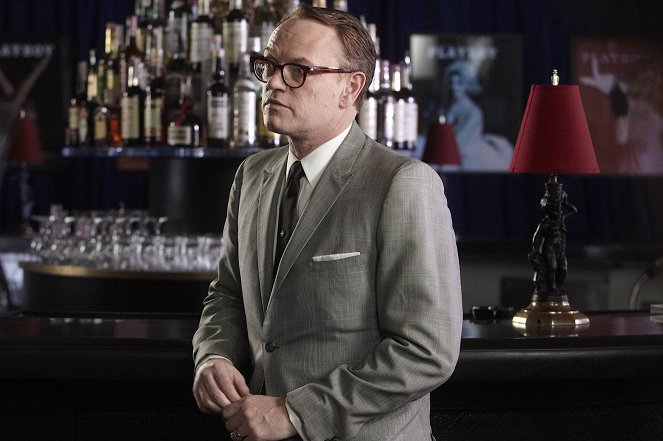Mad Men - Hands and Knees - Photos - Jared Harris