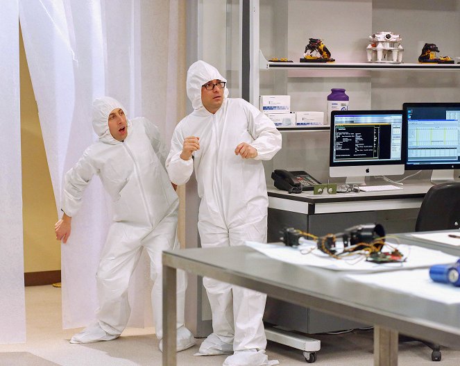 The Big Bang Theory - The Clean Room Infiltration - Van film - Simon Helberg, Johnny Galecki
