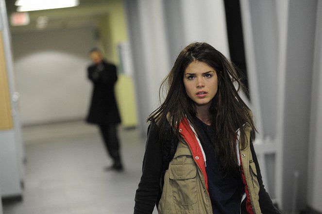 Fugitive at 17 - Do filme - Marie Avgeropoulos