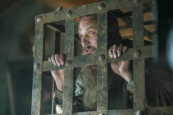 Vikings - Season 4 - In the Uncertain Hour Before the Morning - Photos - Travis Fimmel