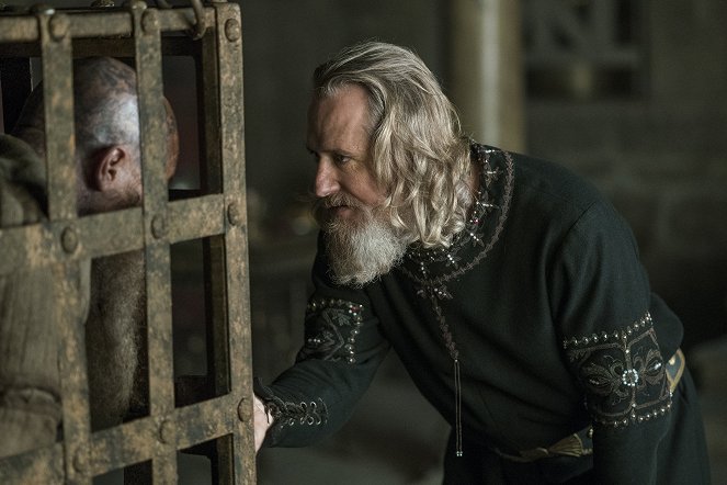 Vikings - In the Uncertain Hour Before the Morning - Photos - Linus Roache
