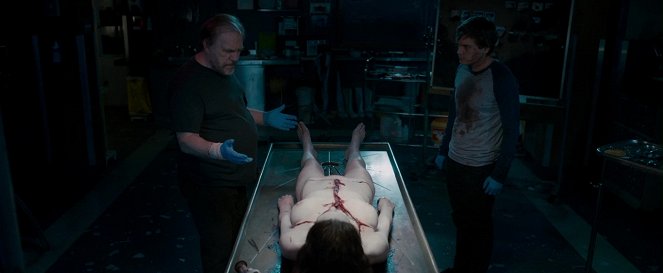 La autopsia de Jane Doe - De la película - Brian Cox, Emile Hirsch