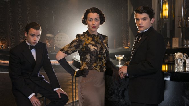 The Halcyon - Promokuvat - Jamie Blackley, Olivia Williams, Edward Bluemel