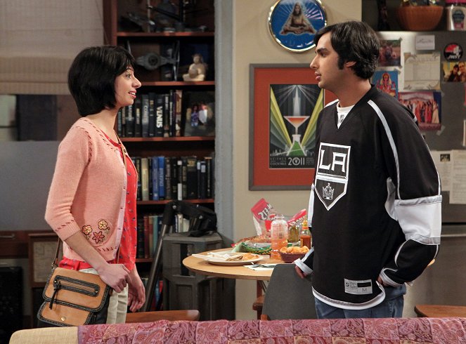 The Big Bang Theory - The Closure Alternative - Van film - Kate Micucci, Kunal Nayyar