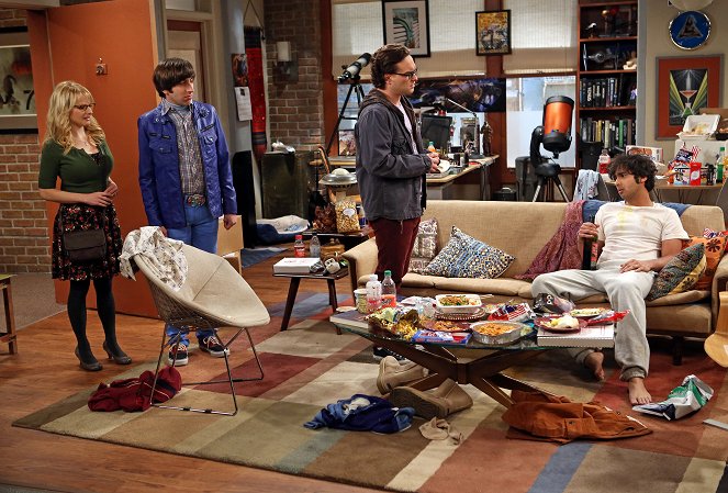 The Big Bang Theory - El aislamiento del monstruo - De la película - Melissa Rauch, Simon Helberg, Johnny Galecki, Kunal Nayyar