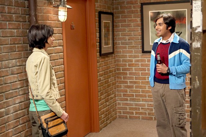 The Big Bang Theory - El aislamiento del monstruo - De la película - Kate Micucci, Kunal Nayyar