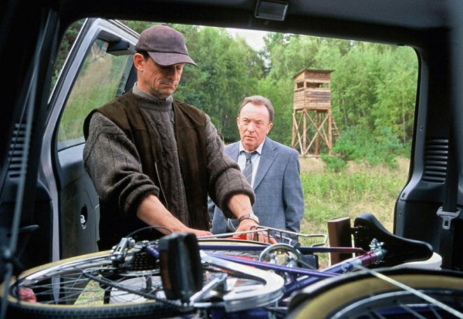 Tatort - Season 35 - Waidmanns Heil - Filmfotos - Thomas Sarbacher, Peter Sodann