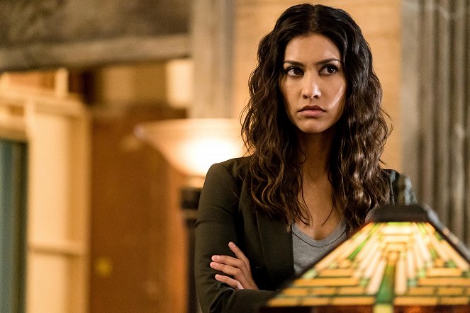 Ospalá díra - Série 4 - Hlavy států - Z filmu - Janina Gavankar