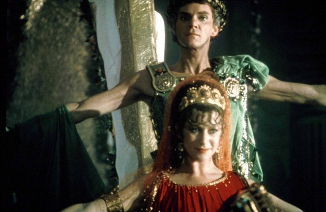 Caligula - Filmfotók - Malcolm McDowell, Helen Mirren