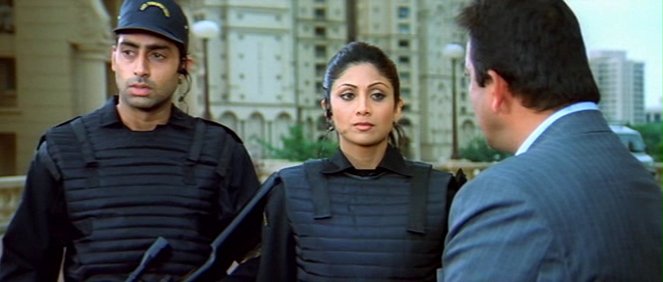 Dus - Van film - Abhishek Bachchan, Shilpa Shetty