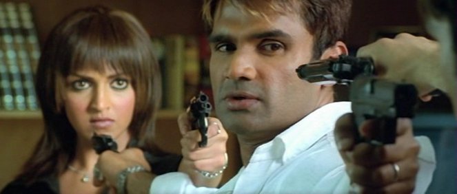 Dus - Filmfotók - Esha Deol, Sunil Shetty