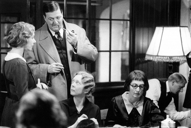 Gosford Park - Kuvat elokuvasta - Helen Mirren, Stephen Fry