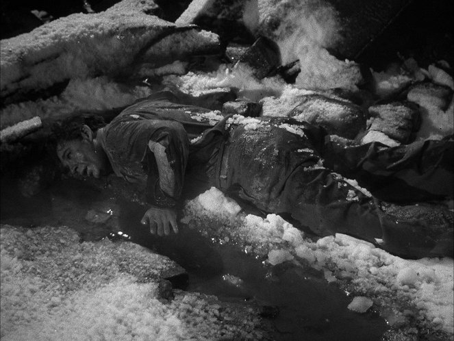 Frankenstein Meets the Wolf Man - Photos - Lon Chaney Jr.