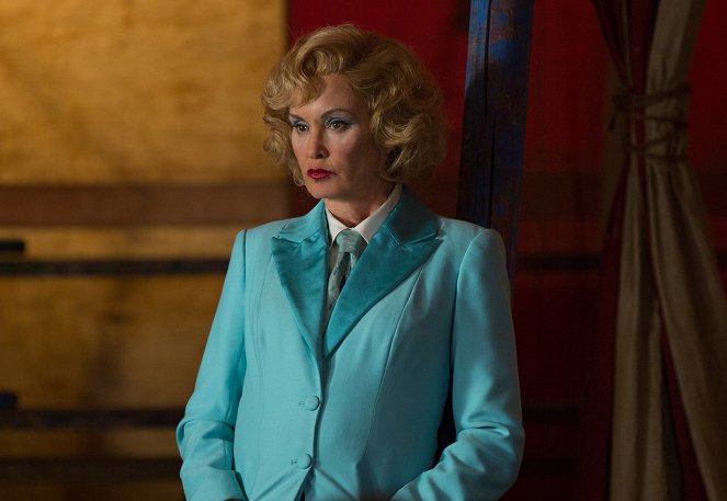 American Horror Story - Massacres and Matinees - Photos - Jessica Lange
