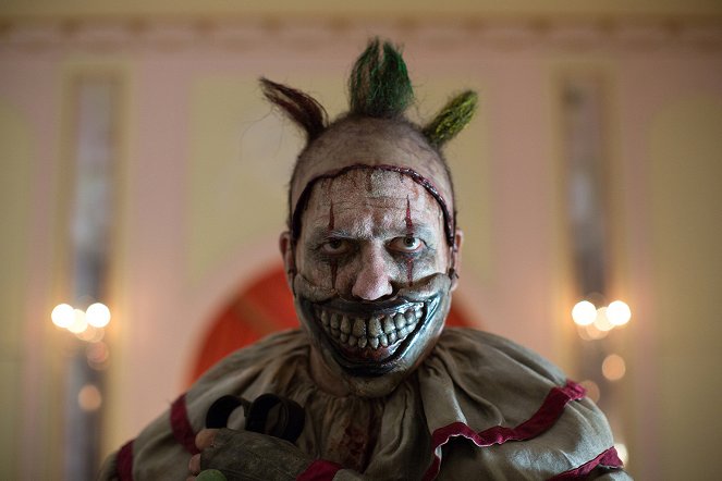 American Horror Story - Massacres and Matinees - Photos