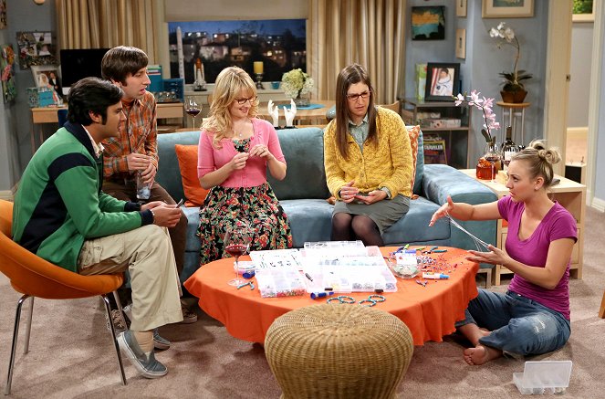 The Big Bang Theory - Season 7 - The Proton Displacement - Photos - Kunal Nayyar, Simon Helberg, Melissa Rauch, Mayim Bialik, Kaley Cuoco